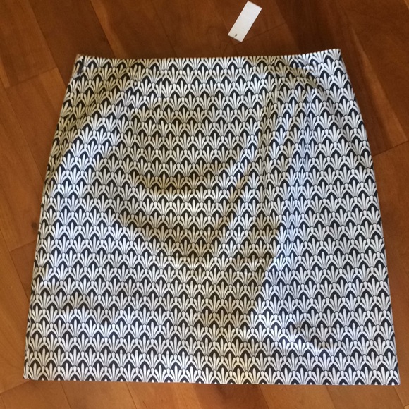 Talbots skirt -navy pattern - Picture 4 of 7